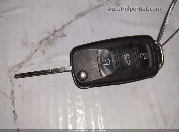 3VW5DAAT2JM505171 2018 VOLKSWAGEN BEETLE Синий Вид панели приборов