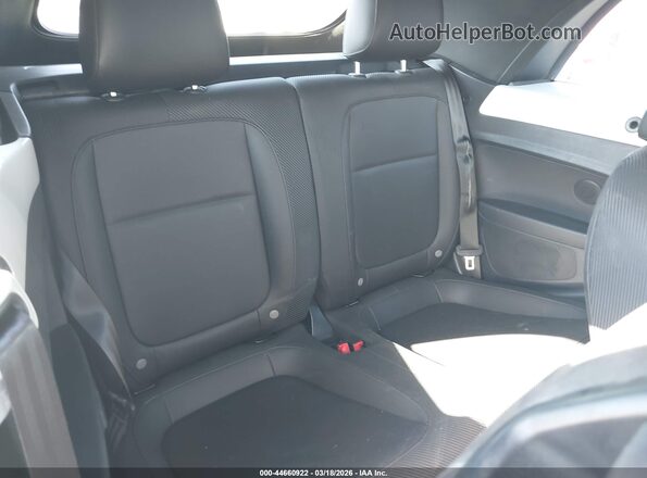 3VW5DAAT8JM503232 2018 VOLKSWAGEN BEETLE White VIN sticker view
