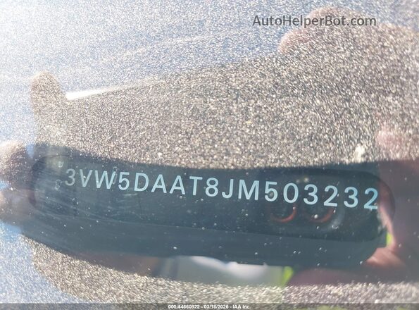 3VW5DAAT8JM503232 2018 VOLKSWAGEN BEETLE White Engine compartment view