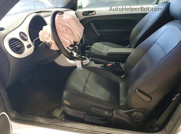 3VW5DAAT8JM512562 2018 VOLKSWAGEN BEETLE White Вид салону спереду
