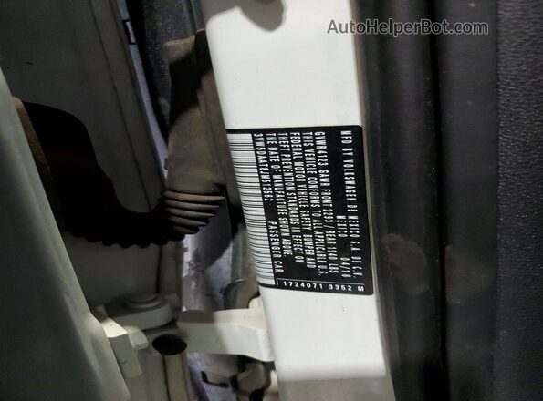3VW5DAAT8JM512562 2018 VOLKSWAGEN BEETLE White Вид підкапотного простору
