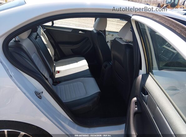 3VWD17AJ4HM305084 2017 VOLKSWAGEN JETTA Белый Вид наклейки с VIN-кодом