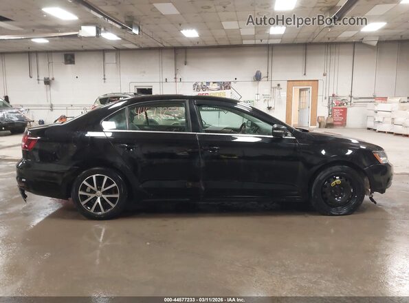 3VWDB7AJ1JM263119 2018 VOLKSWAGEN JETTA Черный Вид задней части салона
