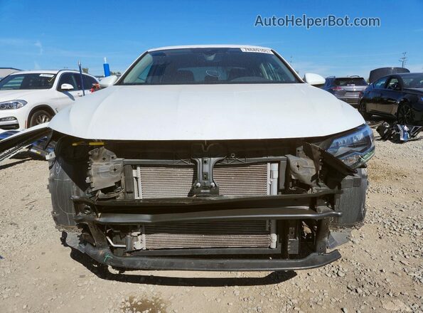 3VWEM7BU6NM019236 2022 VOLKSWAGEN JETTA White Widok z przodu