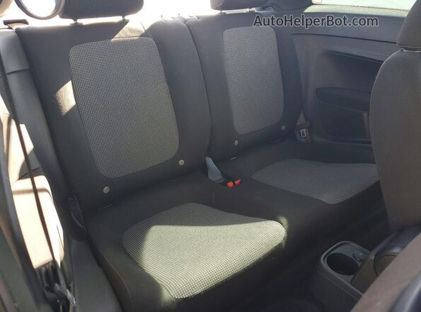 3VWF17AT7HM616065 2017 VOLKSWAGEN BEETLE Белый Вид задних сидений