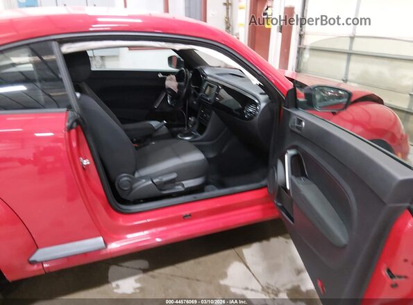 3VWFD7AT1JM707488 2018 VOLKSWAGEN BEETLE Красный Вид салона спереди