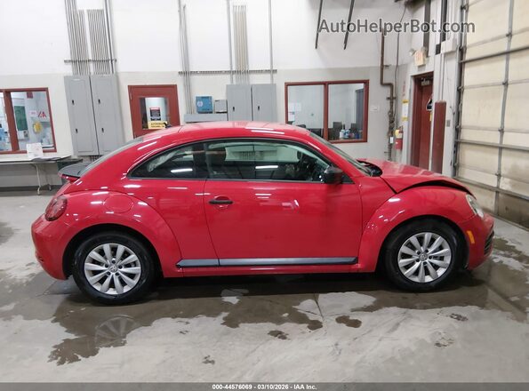 3VWFD7AT1JM707488 2018 VOLKSWAGEN BEETLE Красный Вид задней части салона