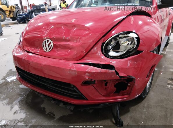 3VWFD7AT1JM707488 2018 VOLKSWAGEN BEETLE Красный Вид спереди