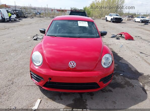 3VWFD7AT3JM704785 2018 VOLKSWAGEN BEETLE Красный Вид задней части салона