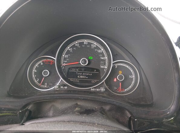 3VWFD7AT3JM704785 2018 VOLKSWAGEN BEETLE Красный Вид задних сидений
