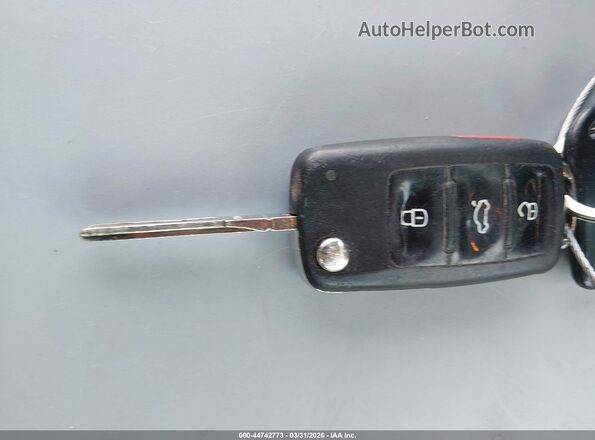 3VWFD7AT3JM704785 2018 VOLKSWAGEN BEETLE Красный Вид панели приборов