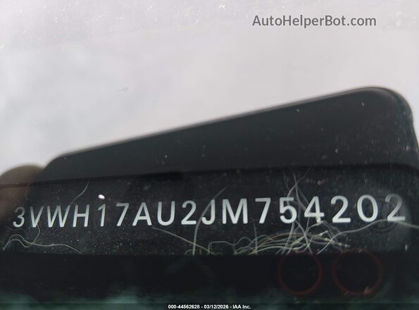 3VWH17AU2JM754202 2018 VOLKSWAGEN GOLF Красный Вид подкапотного пространства