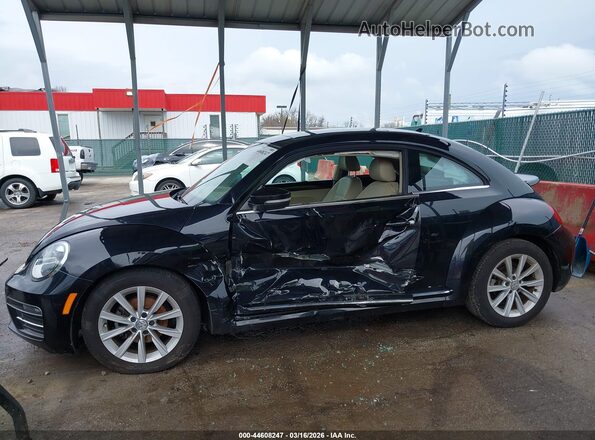 3VWJD7AT2JM702343 2018 VOLKSWAGEN BEETLE Черный Вид спереди