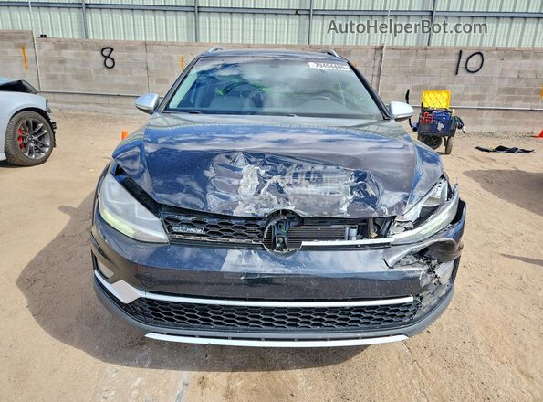 3VWM17AU4JM756855 2018 VOLKSWAGEN GOLF Черный Вид спереди