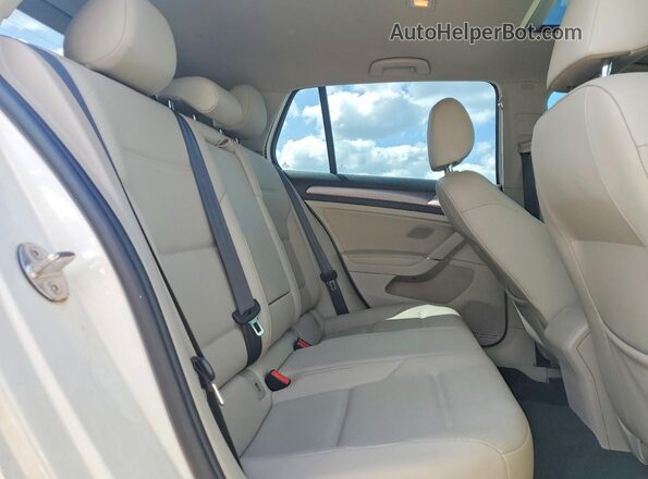 3VWW57AU8LM010540 2020 VOLKSWAGEN GOLF White Вид задніх сидінь