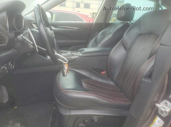 ZN661YUL7JX301978 2018 MASERATI LEVANTE Gray Вид панелі приладів