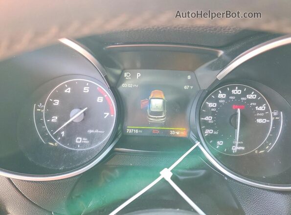 ZASFAKAN1J7B98357 2018 ALFA ROMEO STELVIO Red Widok tylnych siedzeń