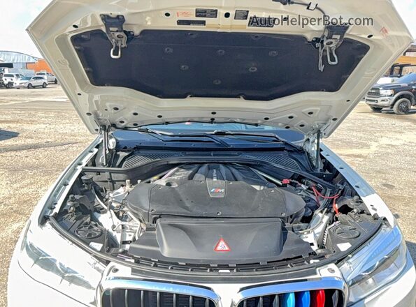 5YMKW8C30H0U72441 2017 BMW X6 Белый Вид панели приборов