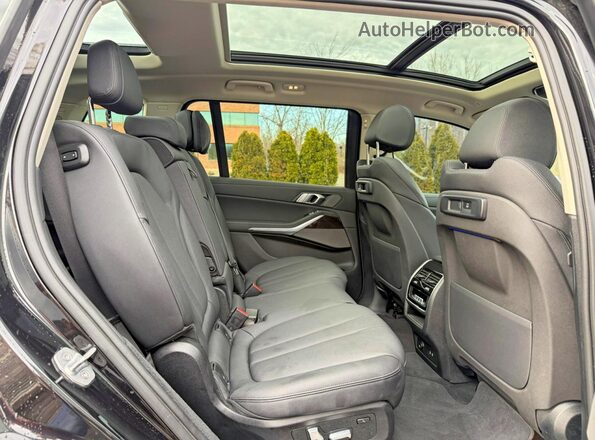 5UXCW2C07L9B99326 2020 BMW X7 Black Widok tylnych siedzeń