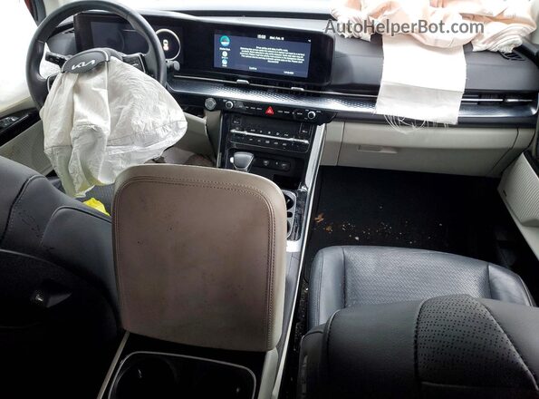 KNDNE5H30N6082075 2022 KIA CARNIVAL Красный Вид панели приборов