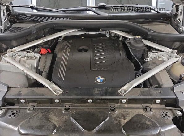 5UXCR4C08L9B00161 2020 BMW X5 White Widok deski rozdzielczej
