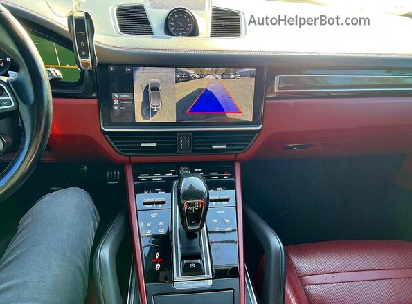 WP1AF2AY5KDA80246 2019 PORSCHE CAYENNE Black Widok wnętrza z tyłu