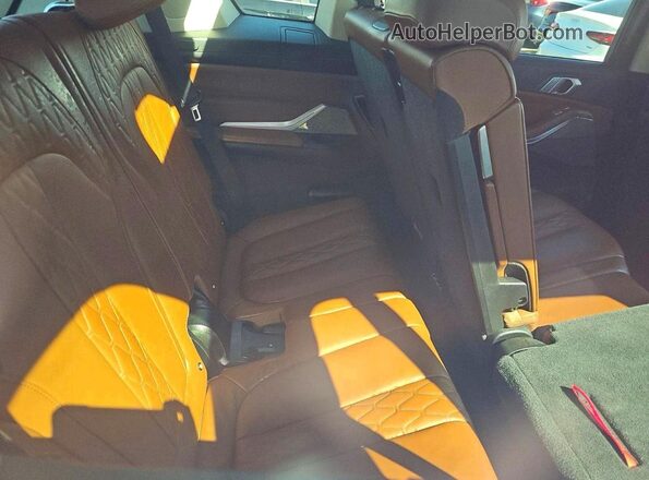 5UXCW2C52KLB43713 2019 BMW X7 Gray Widok wnętrza 360 stopni