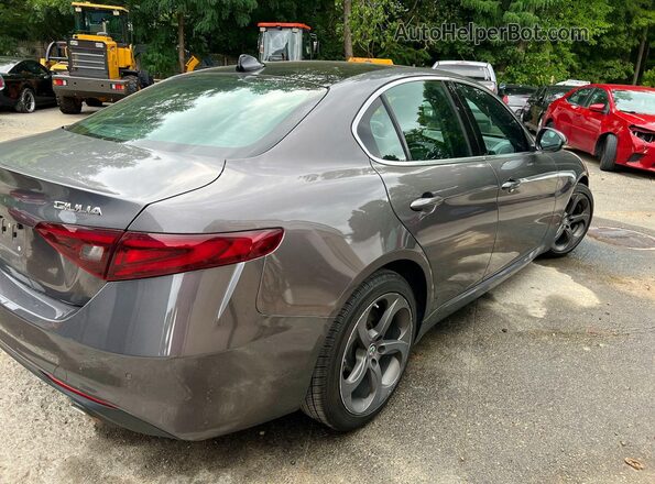 ZARFAEEN9H7544398 2017 ALFA ROMEO GIULIA Серый Вид спереди