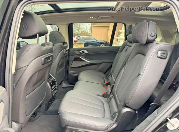 5UXCW2C07L9B99326 2020 BMW X7 Black Widok wnętrza z tyłu