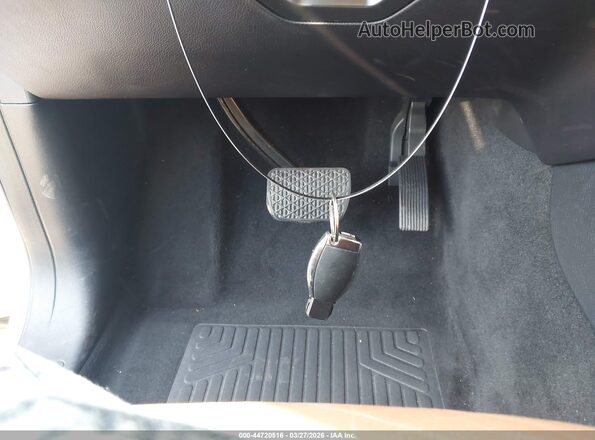 4JGDA5JB7HA928224 2017 MERCEDES-BENZ GLE 350 White Widok deski rozdzielczej