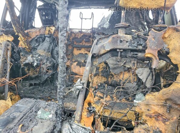 4JGDF6EE8HA895262 2017 MERCEDES-BENZ GLS Burn Widok tylnych siedzeń