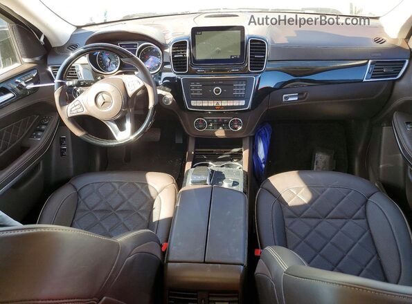 4JGDF7DE3HA972398 2017 MERCEDES-BENZ GLS Белый Вид панели приборов