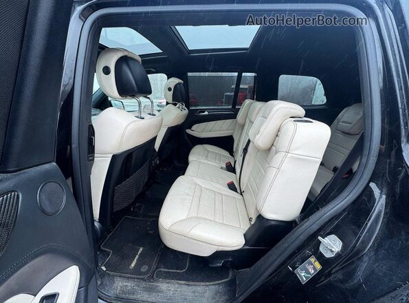 4JGDF7FE7HA897346 2017 MERCEDES-BENZ GLS Black უკანა სალონის ხედი