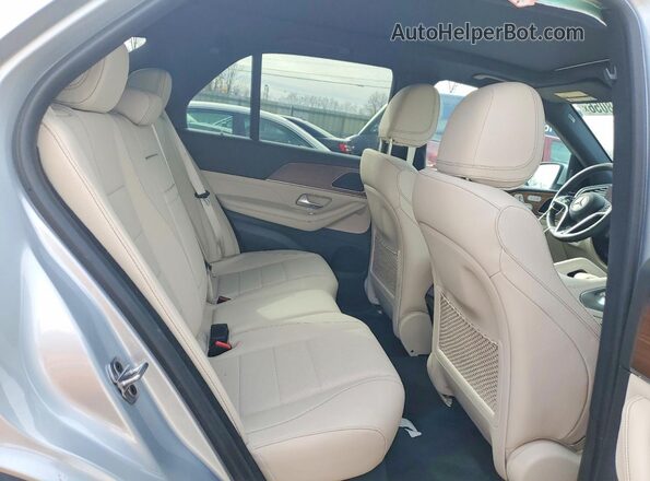 4JGFB4FB5RB229582 2024 MERCEDES-BENZ GLE Silver Widok wnętrza z tyłu