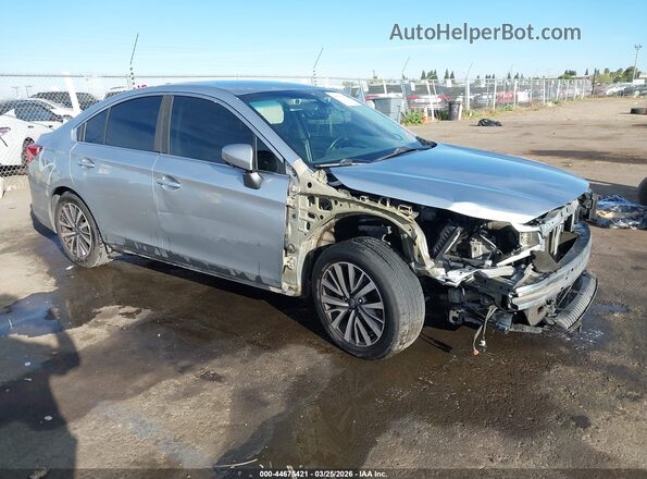 4S3BNAF64J3021669 2018 SUBARU LEGACY Серебряный Передняя правая четверть