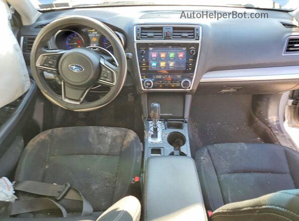 4S3BNAH64J3005873 2018 SUBARU LEGACY Серебряный Вид панели приборов