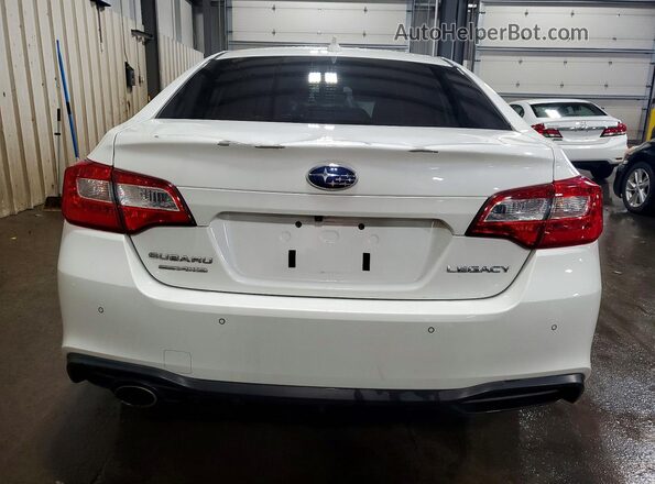 4S3BNAN61J3037555 2018 SUBARU LEGACY Белый Вид сзади