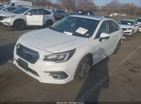 4S3BNAN69K3010590 2019 SUBARU LEGACY Белый Передняя левая четверть