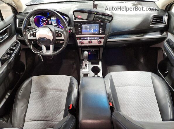 4S3BNAR65H3014140 2017 SUBARU LEGACY Белый Вид панели приборов