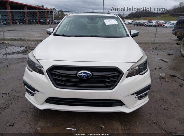 4S3BNAS63J3038372 2018 SUBARU LEGACY White Vista del cuadro de instrumentos
