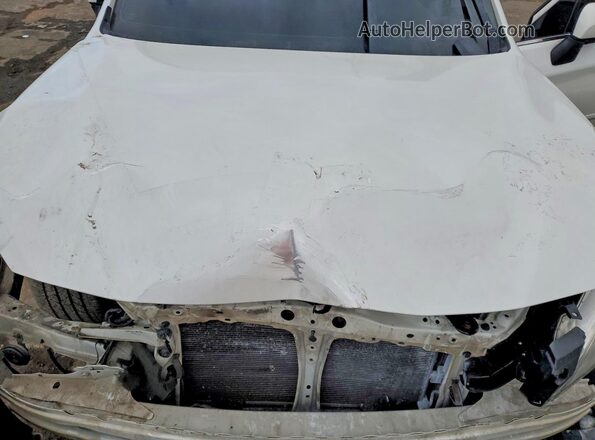 4S3BNBN6XG3013320 2016 SUBARU LEGACY White Widok wnętrza z tyłu