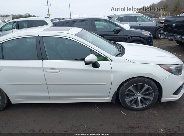 4S3BNEN66J3035016 2018 SUBARU LEGACY White Vista interior trasera