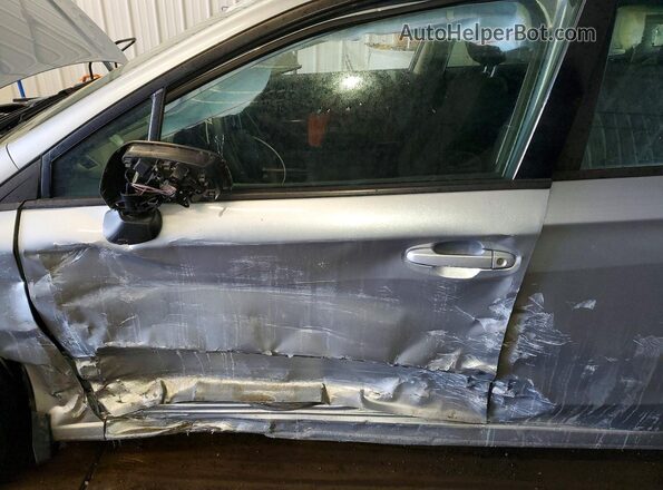 4S3GTAB63H3706497 2017 SUBARU IMPREZA Серебряный Вид салона спереди