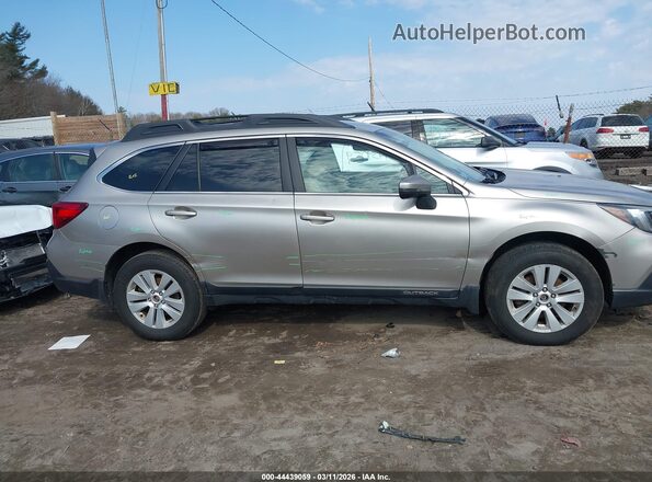 4S4BSAFC1K3216348 2019 SUBARU OUTBACK Silver Vista interior trasera