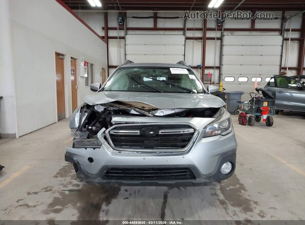 4S4BSAFC7J3360162 2018 SUBARU OUTBACK Серебряный Вид задней части салона