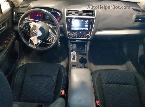 4S4BSAFCXJ3395875 2018 SUBARU OUTBACK Серебряный Вид панели приборов