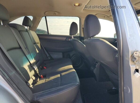 4S4BSAKC2J3231249 2018 SUBARU OUTBACK Серебряный Вид задней части салона
