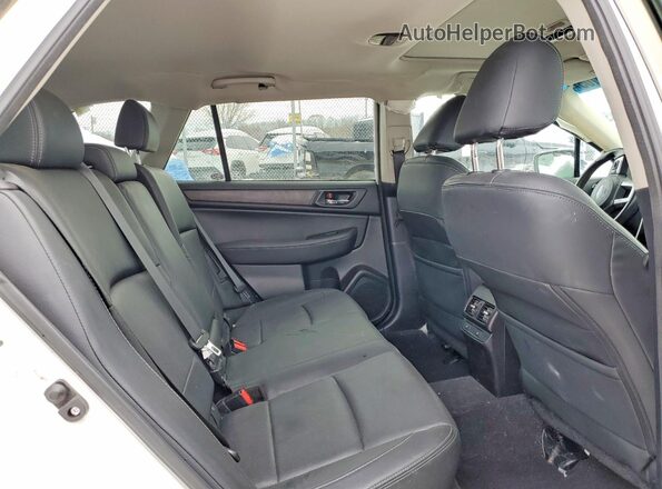 4S4BSALC3G3324076 2016 SUBARU OUTBACK Белый Вид задней части салона