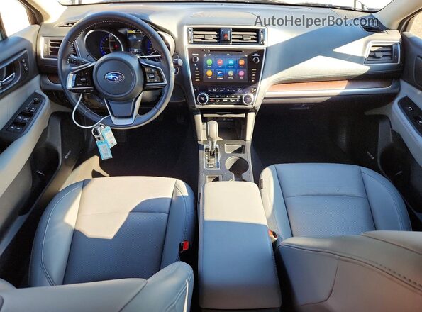 4S4BSANC8K3226232 2019 SUBARU OUTBACK Черный Вид панели приборов