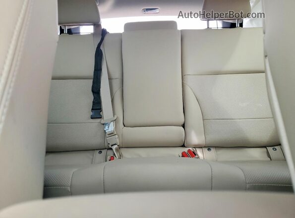4S4BSANC9J3376543 2018 SUBARU OUTBACK White უკანა სავარძლების ხედი